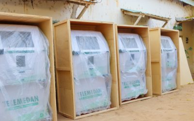 Des kiosques médicaux solaires rapprochent les médecins des villages isolés du Tchad